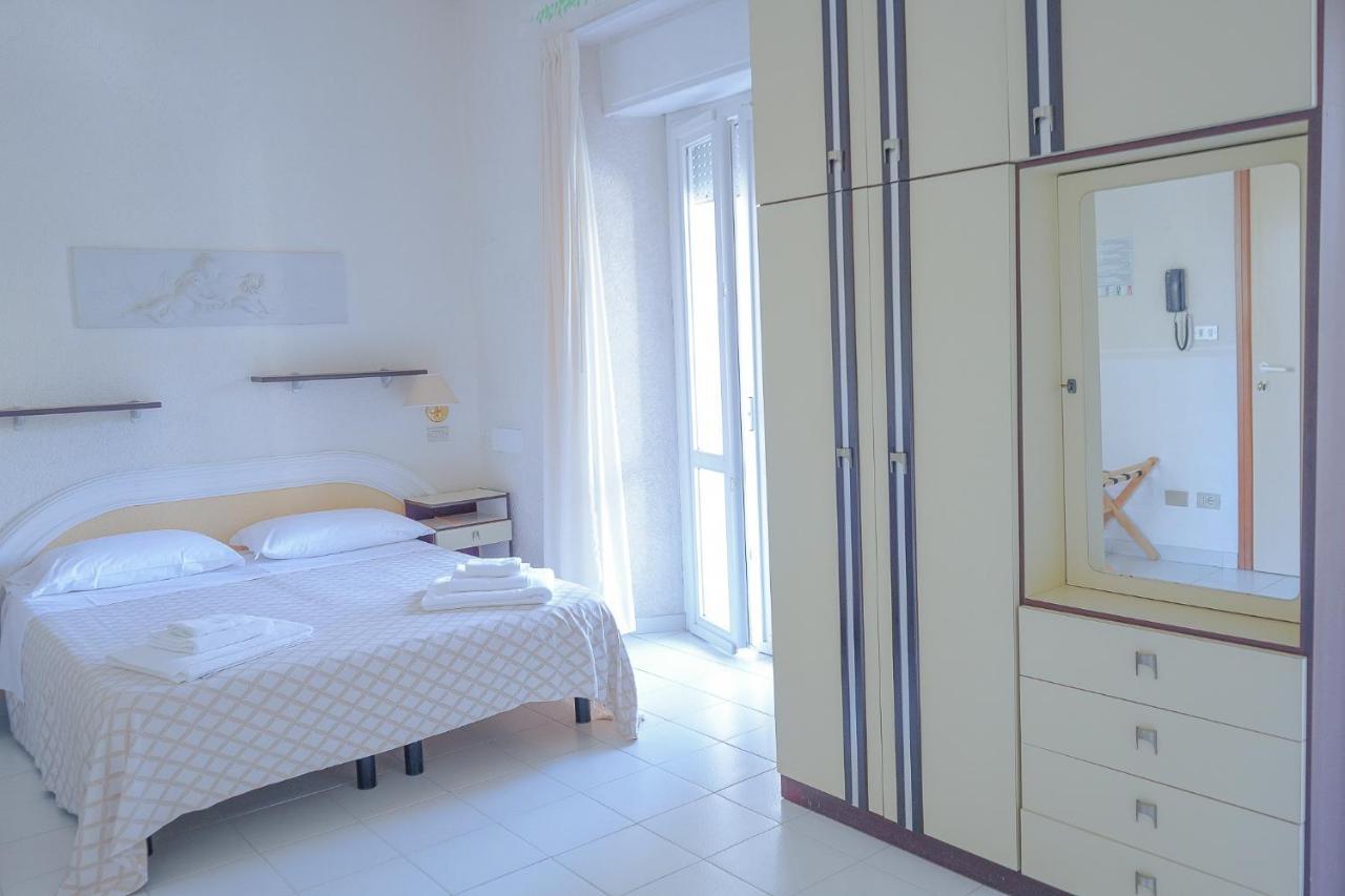 Hotel Continental Каттоліка Екстер'єр фото