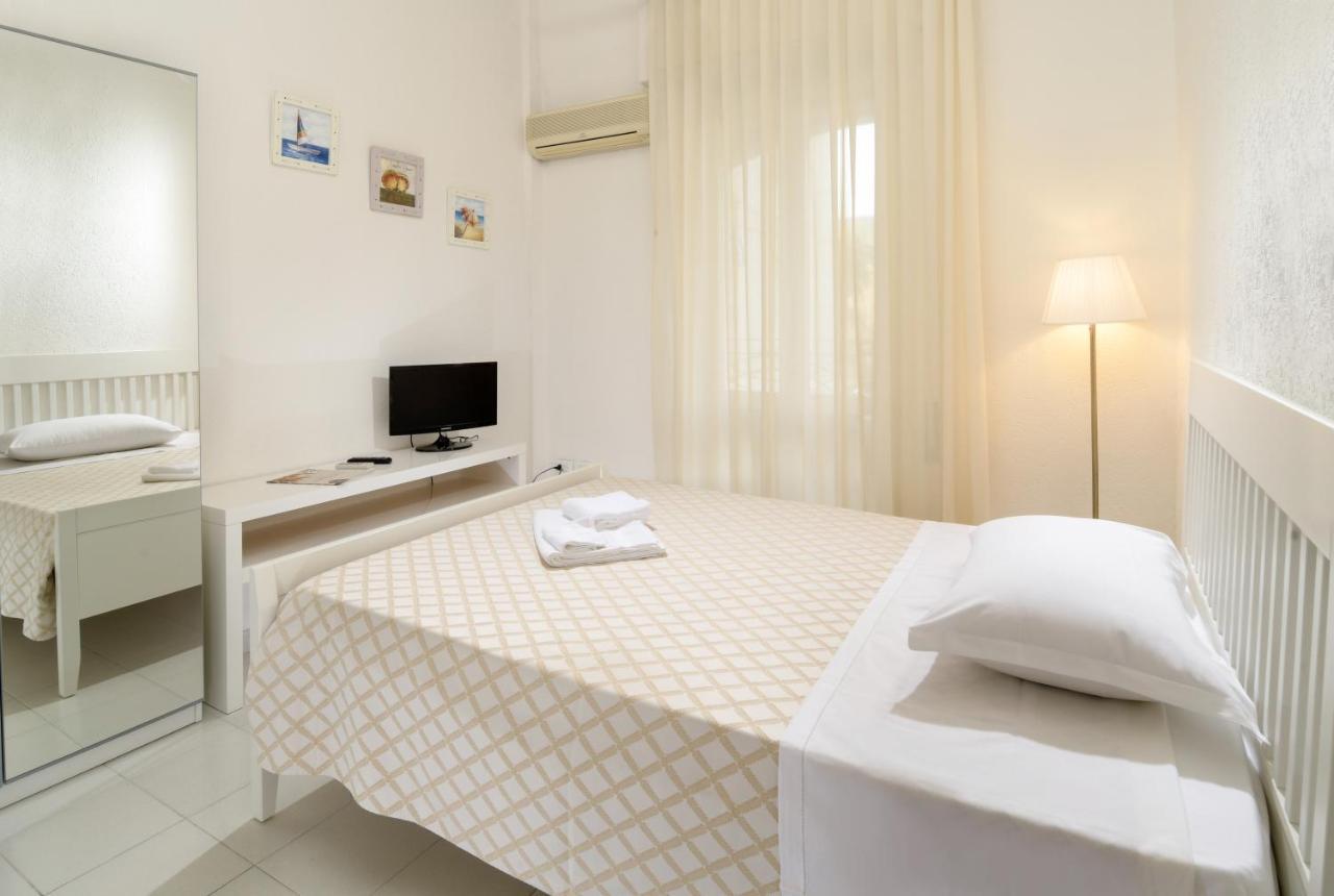 Hotel Continental Каттоліка Екстер'єр фото