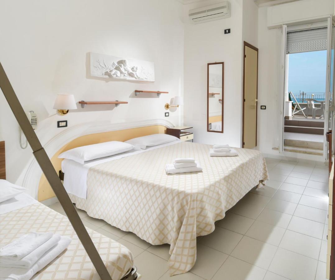 Hotel Continental Каттоліка Екстер'єр фото