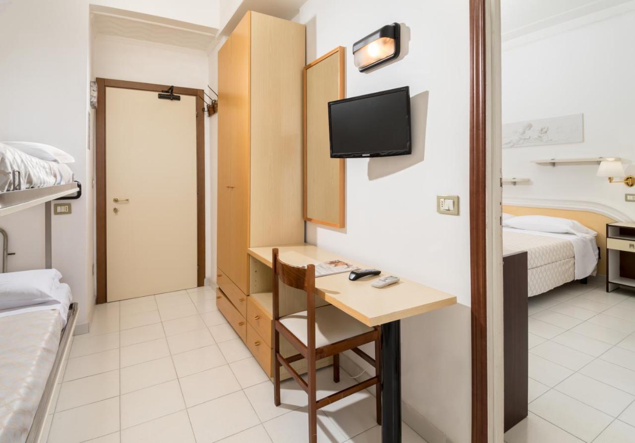 Hotel Continental Каттоліка Екстер'єр фото