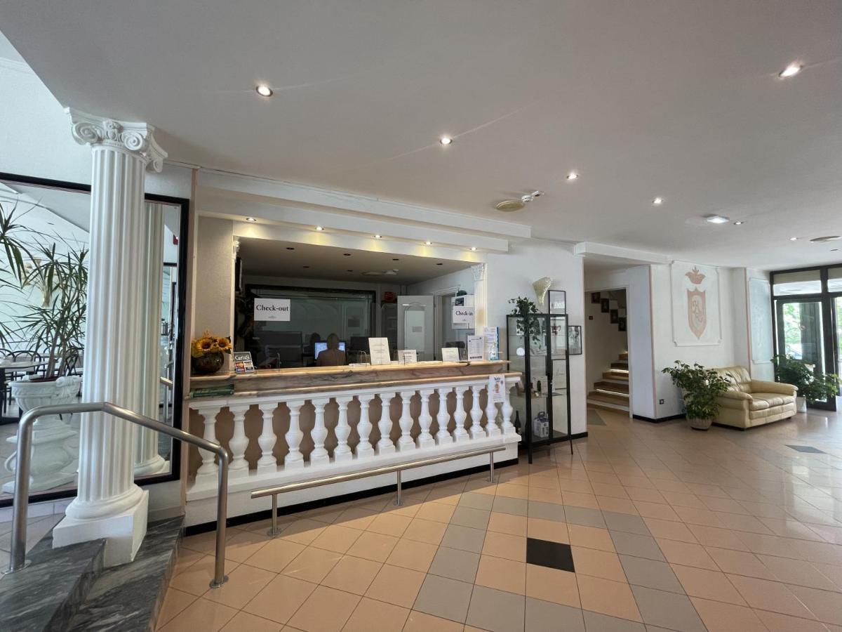 Hotel Continental Каттоліка Екстер'єр фото