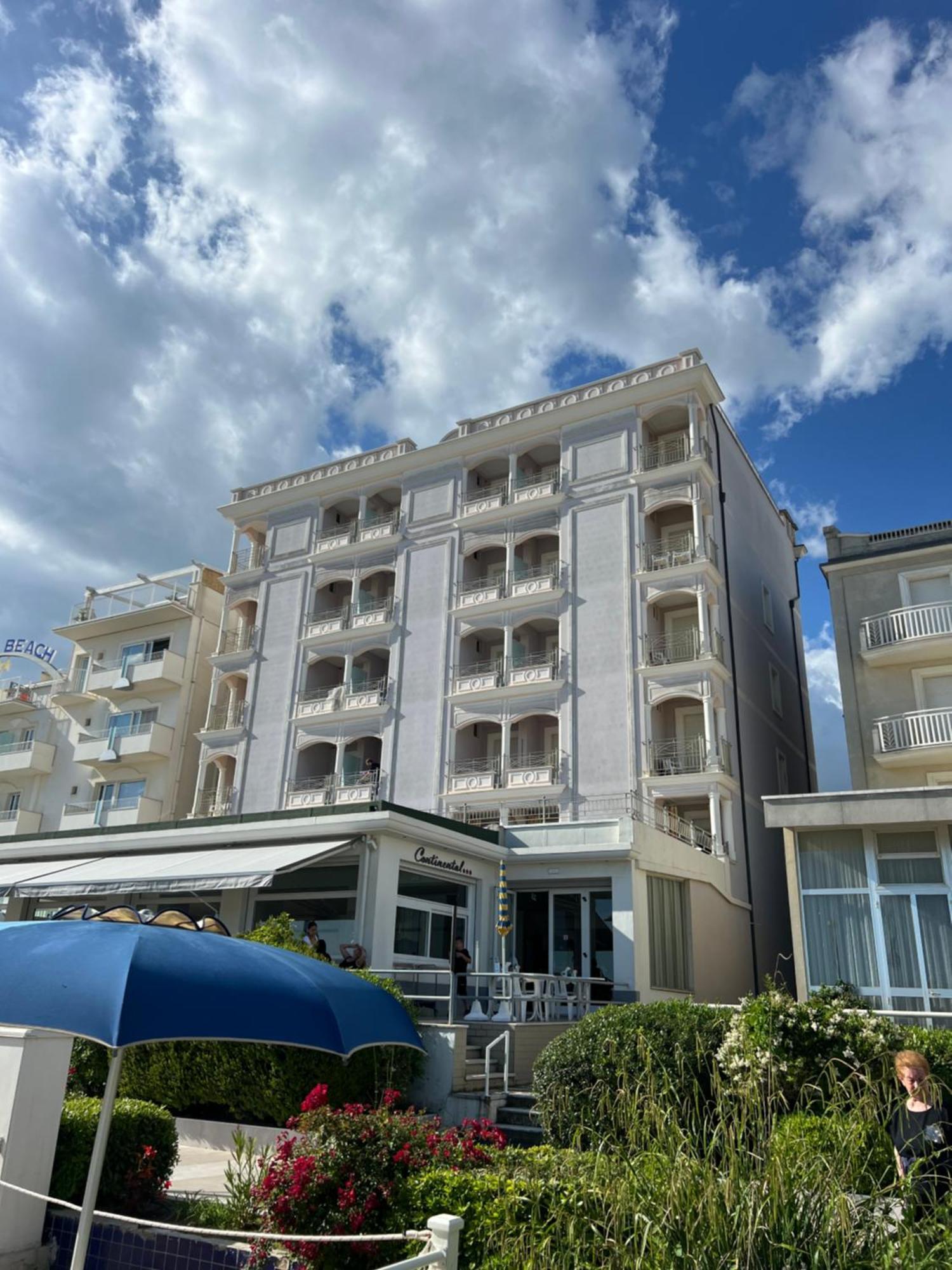 Hotel Continental Каттоліка Екстер'єр фото