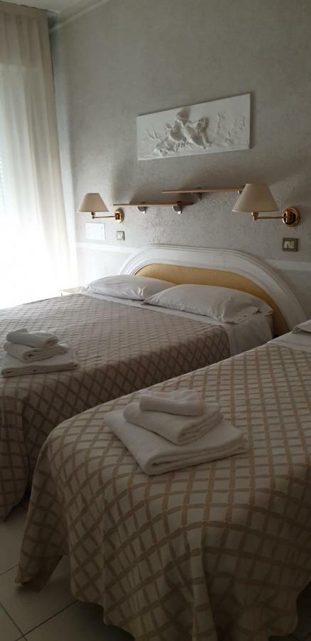 Hotel Continental Каттоліка Екстер'єр фото